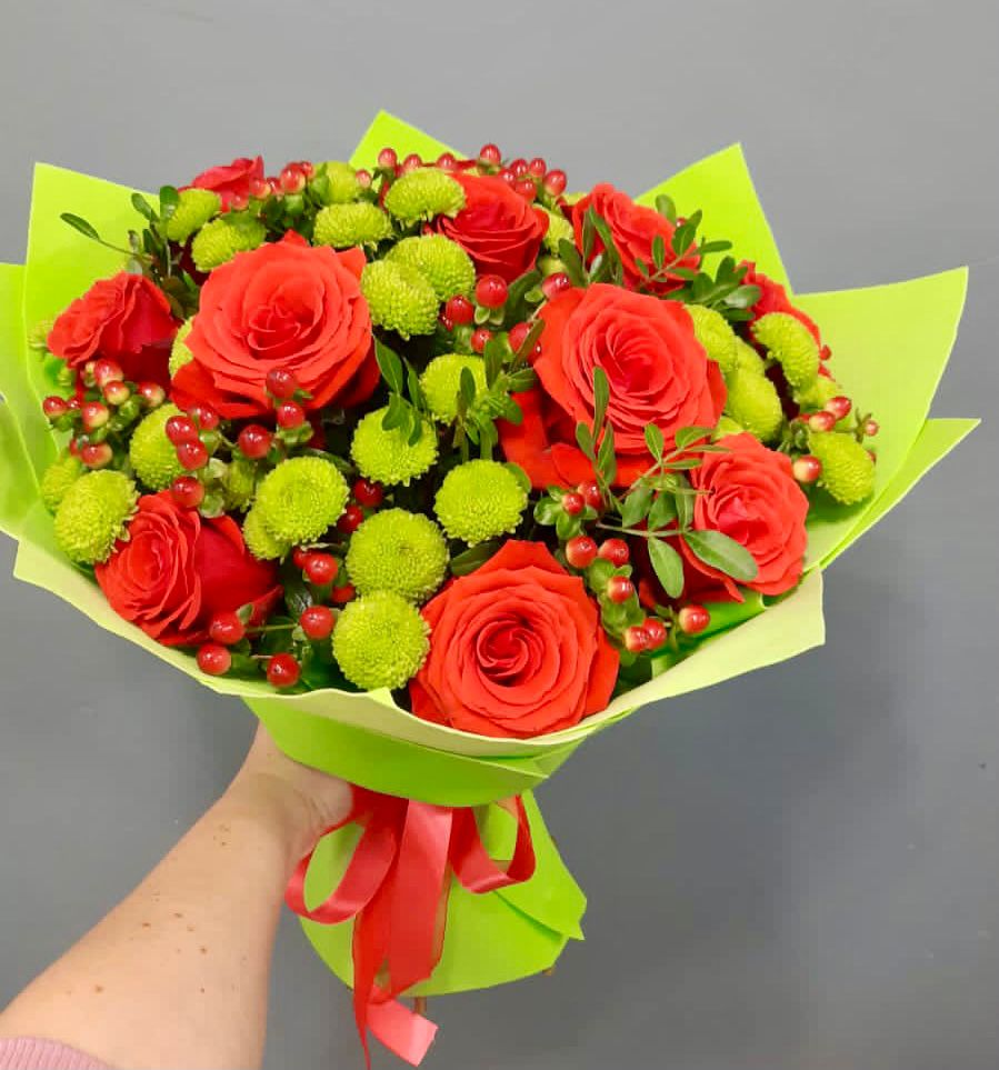 Букет цветов из: Хризантемы и Розы в Бояркино