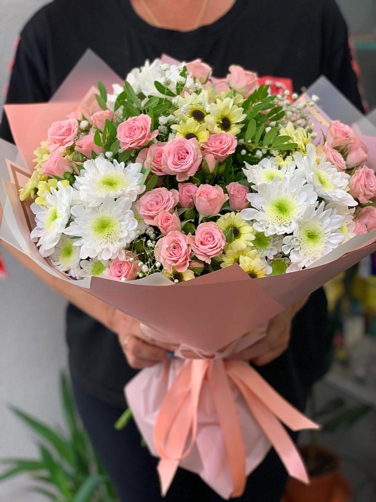 Букет цветов из: Розы и Хризантемы в Бояркино