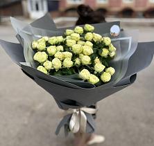 Букет Белые кустовые розы Солинеро в Бояркино