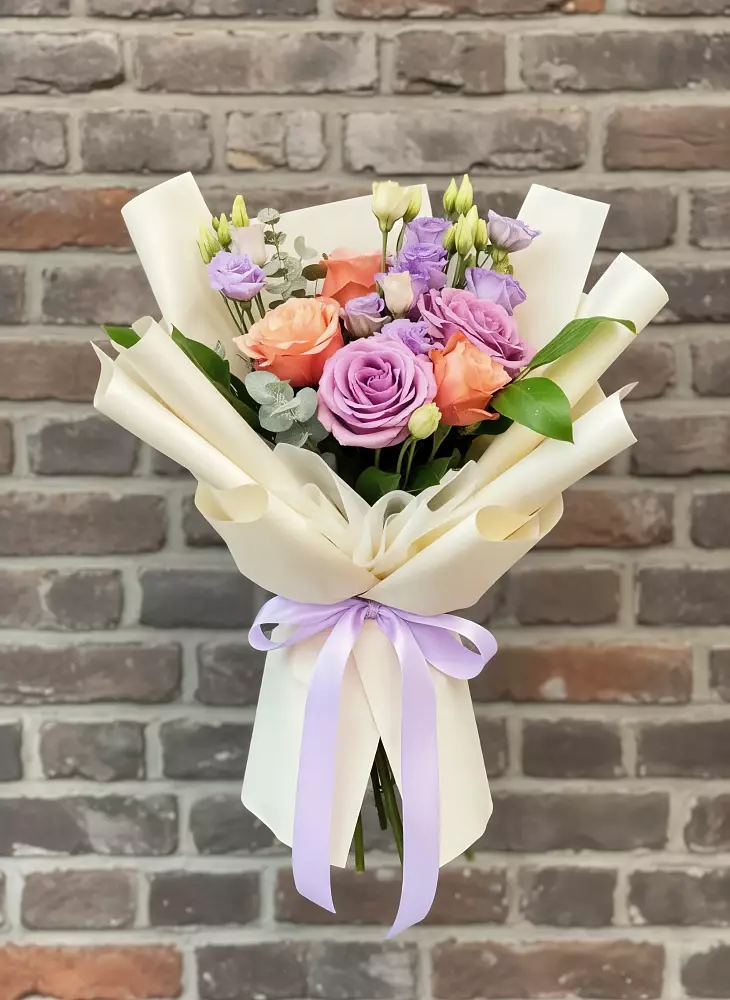 Букет цветов из: Лизиантусы и Розы в Бояркино