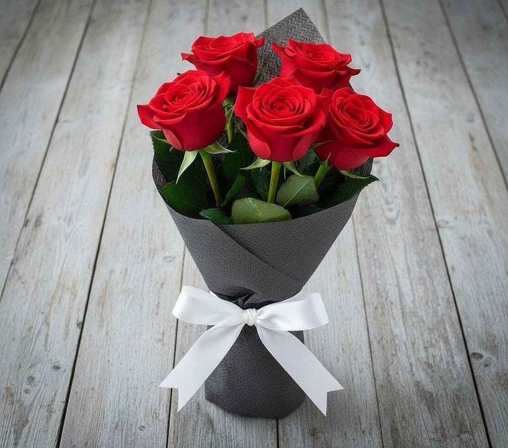 Букет 5 Красных роз Эдлесс Лав в Бояркино