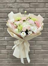 Букет цветов из:  Гвоздики, Розы, Лизиантусы и Хризантемы в Бояркино