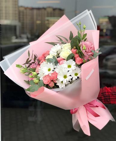 Букет цветов из: Розы, Лизиантусы и Хризантемы в Бояркино