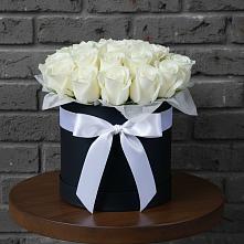 Цветочная композиция из Розы в шляпной коробке в Бояркино